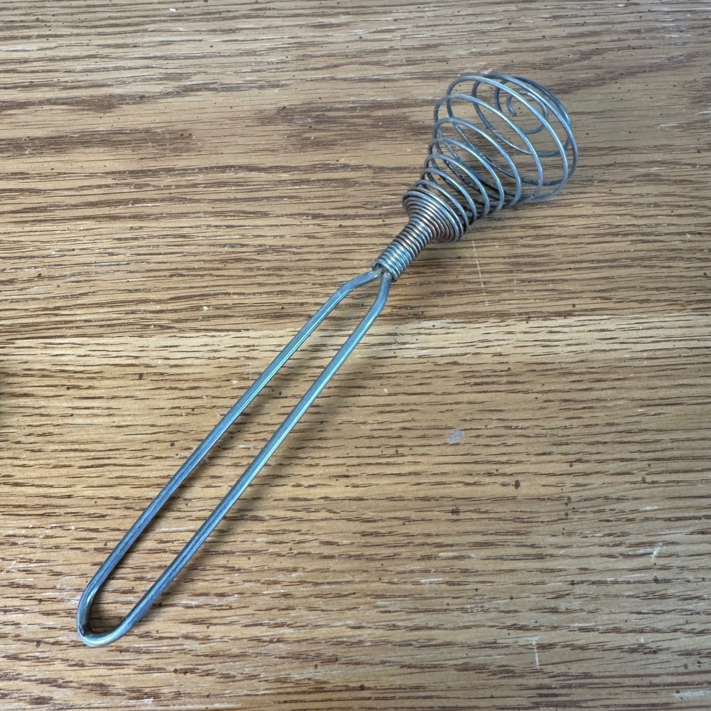 Vintage Spiral Spring Coil Wire Whisk Hand Egg‎ Beater Metal Kitchen Tool